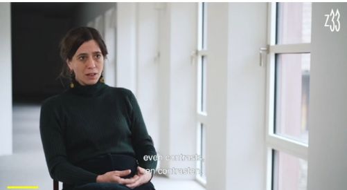 Francesca Torzo tijdens haar gesprek over Z33