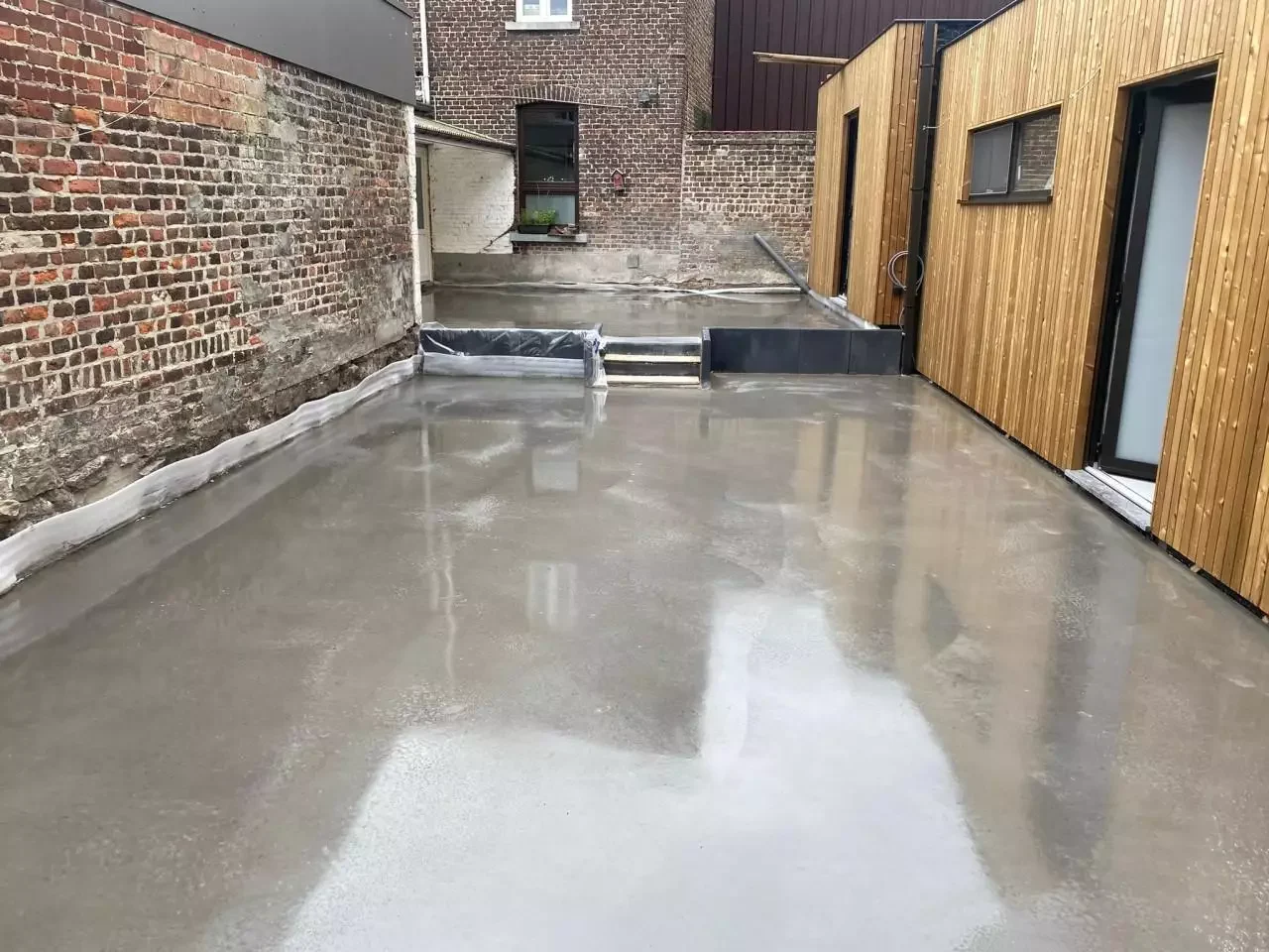 Gepolierd betonterras bij De Cleyne Taefel in Zoutleeuw