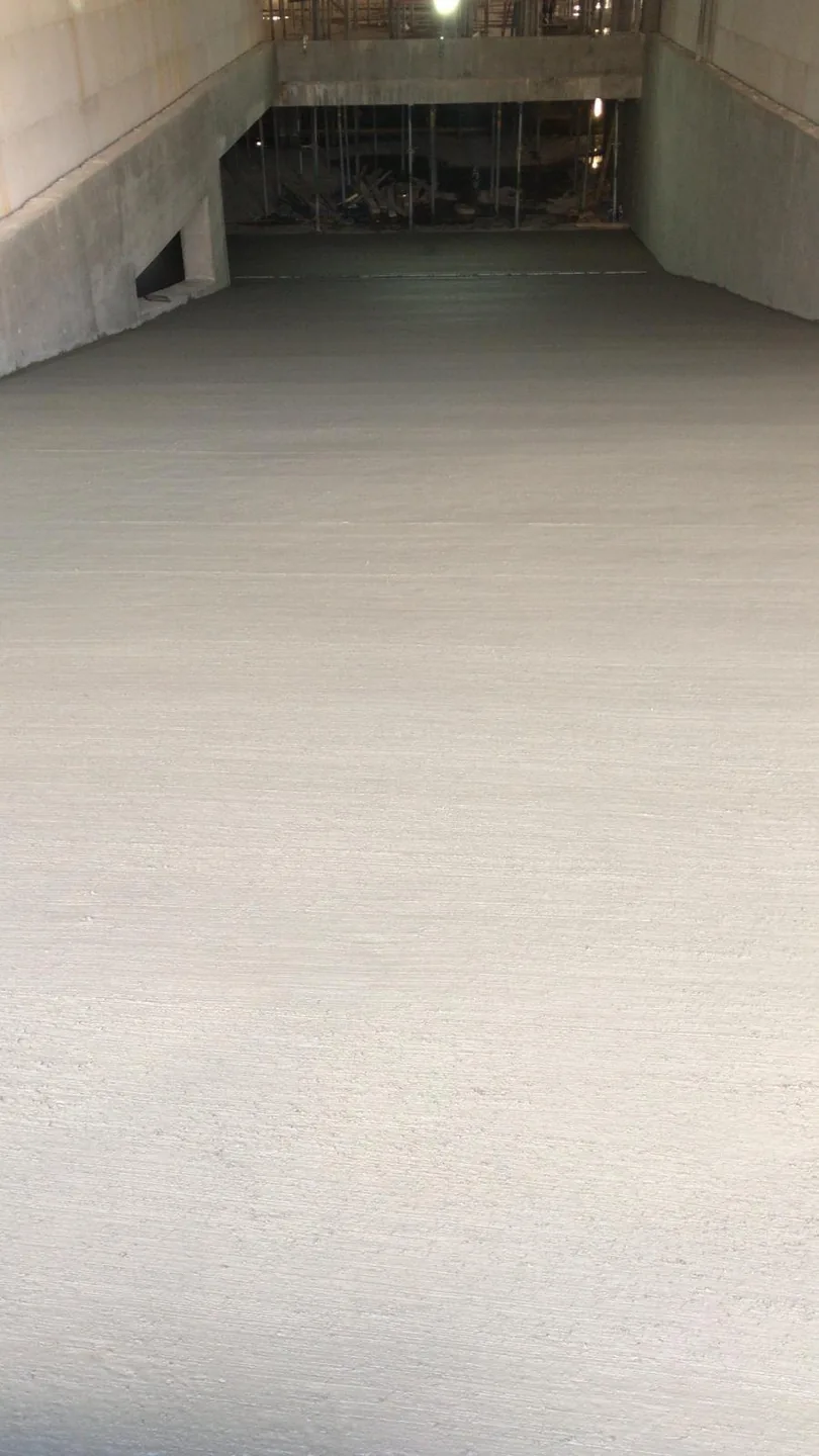 Geborstelde betonnen helling bij Kapellehof