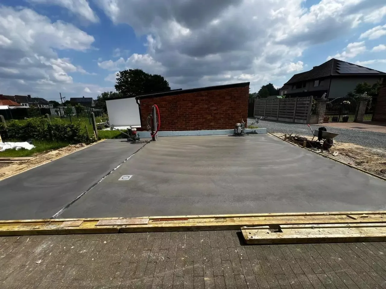 Overzicht van de betonvloer voor een garage